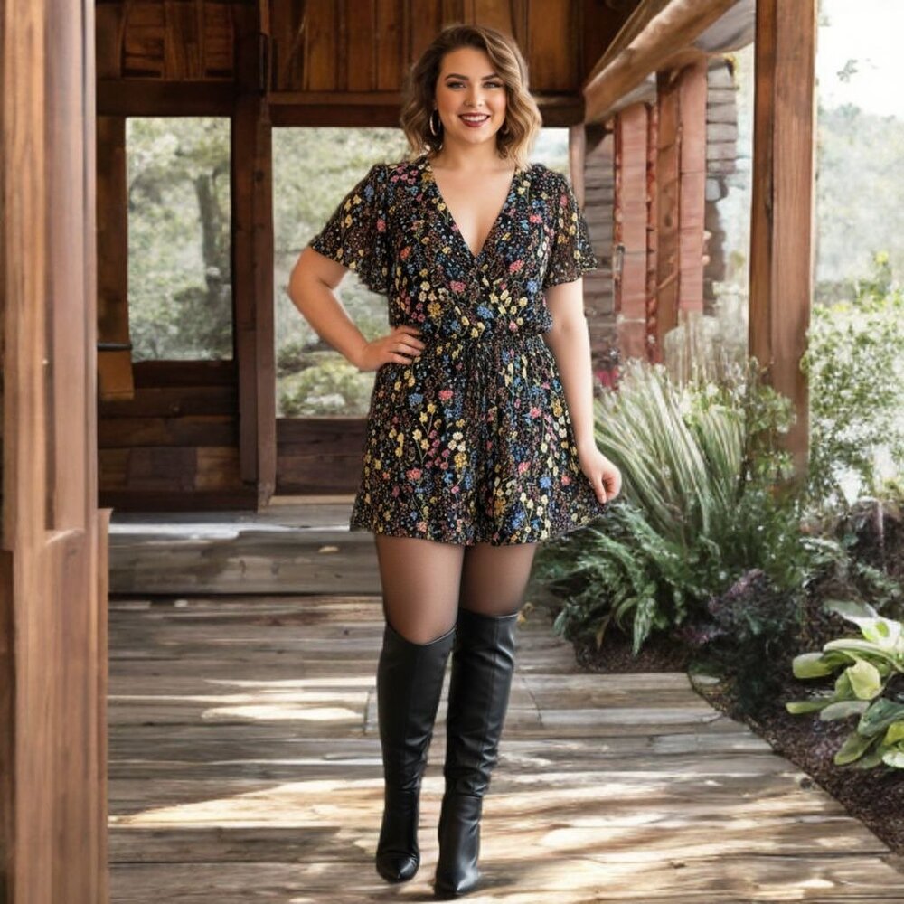 Sugarlips Curve Floral Flared Romper Multicolor Boho V-Neck Pull-On Short 1XL